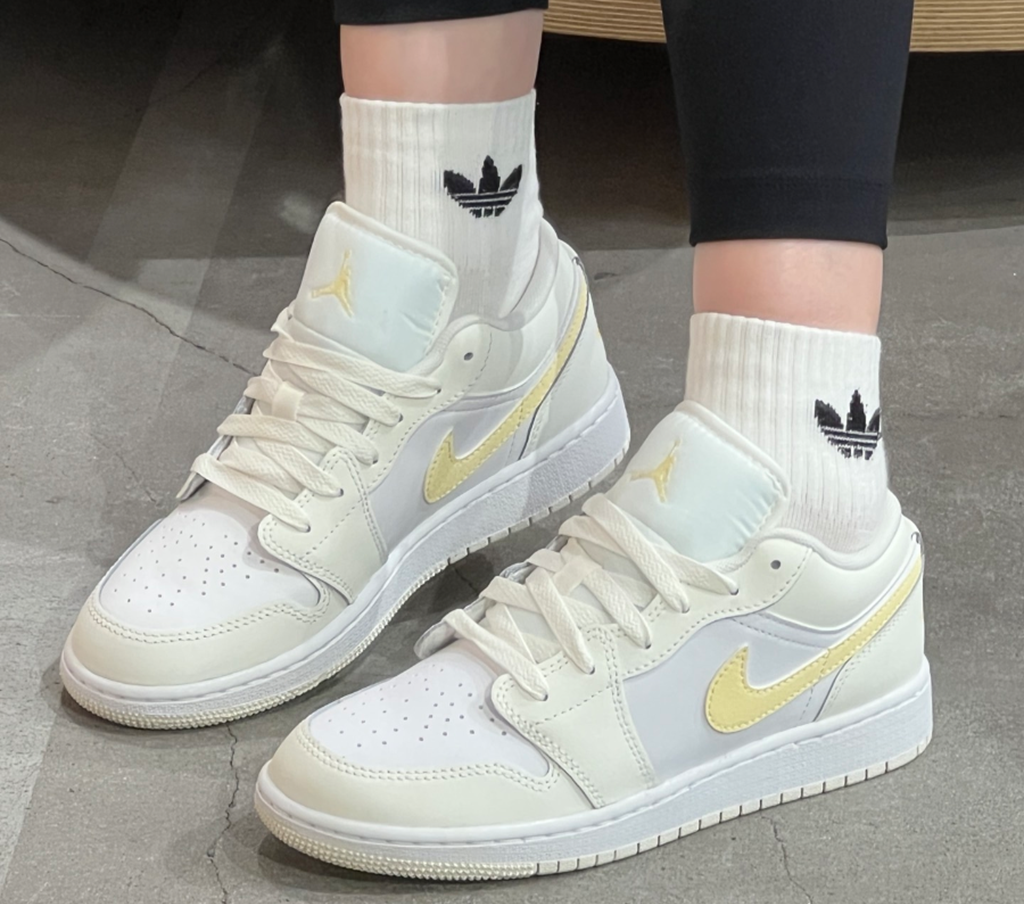 Giày Nike Air Jordan 1 Low GS ‘Laser Orange’ FV8486-181 - Ảnh 3