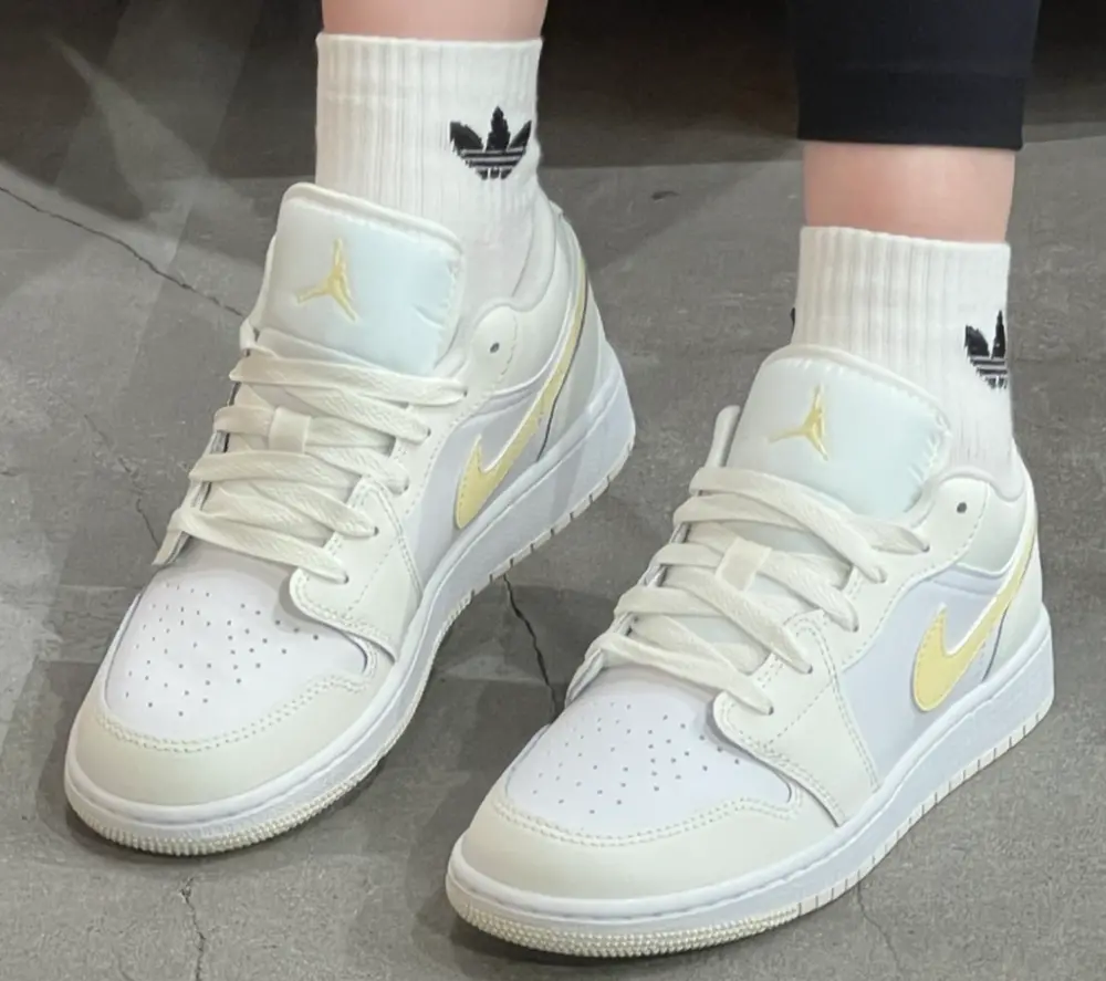 Giày Nike Air Jordan 1 Low GS ‘Laser Orange’ FV8486-181 - Ảnh 3