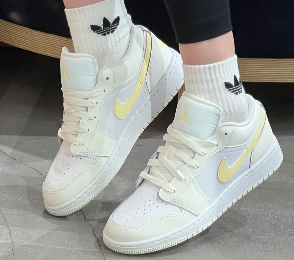 Giày Nike Air Jordan 1 Low GS ‘Laser Orange’ FV8486-181 - Ảnh 4