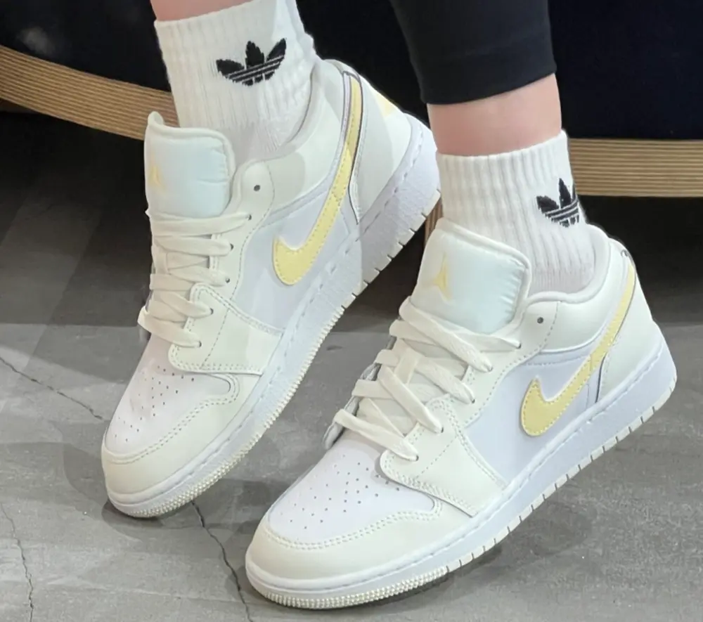 Giày Nike Air Jordan 1 Low GS ‘Laser Orange’ FV8486-181 - Ảnh 5