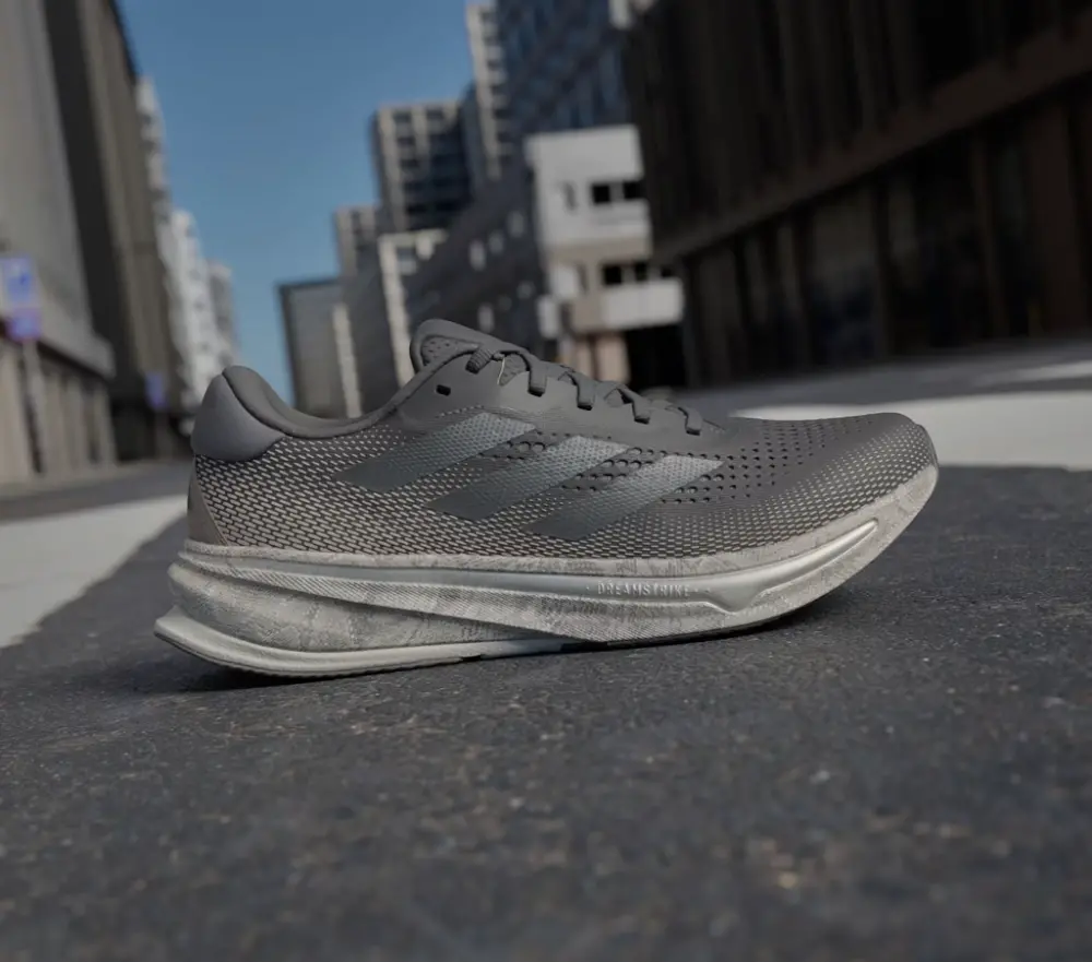 Alternative view of Giày adidas Supernova Rise 'Carbon' ID8781