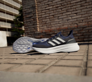 Alternative view of Giày adidas Ultraboost 5 'Dark Blue' ID8817