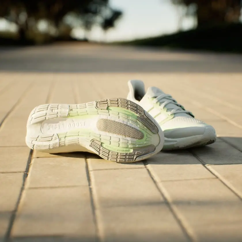 Alternative view of Giày Adidas Ultraboost Light ‘Green’ IE3338
