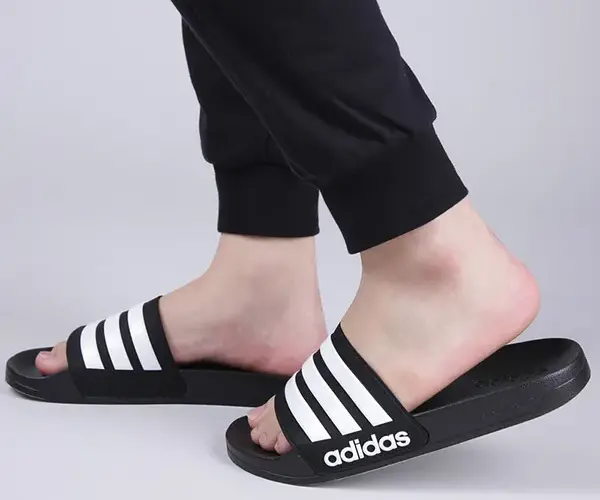 Alternative view of Dép Adidas Adilette Shower Slides 'Black' GZ5922