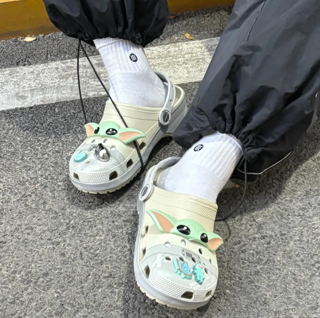 Dép Crocs Star Wars Grogu ‘Cream’ 209482-2Y2 - Ảnh 7