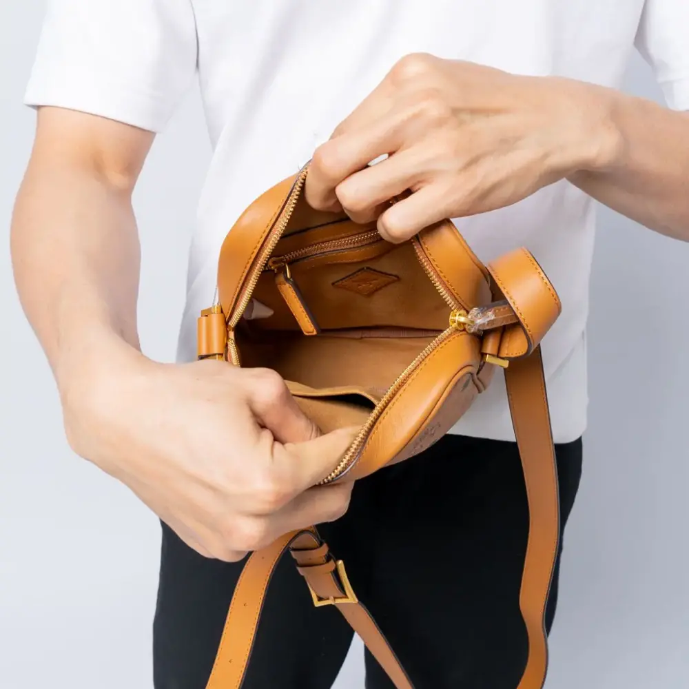 Alternative view of Túi MCM Mini Klassik Crossbody Visetos 'Cognac' MMRESKK01CO001