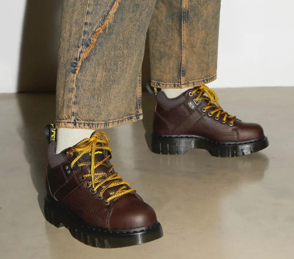 Alternative view of Giày Dr. Martens Woodard Grizzly Leather Low Casual 'Dark Brown' 31045201