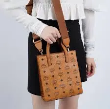 Alternative view of Túi MCM Klassik Tote Visetos Cognac MMTAAKC02CO001