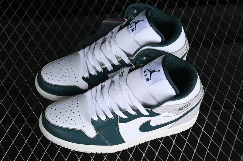 Alternative view of Giày Nike Air Jordan 1 Mid SE 'Oxidized Green' FQ7720-103