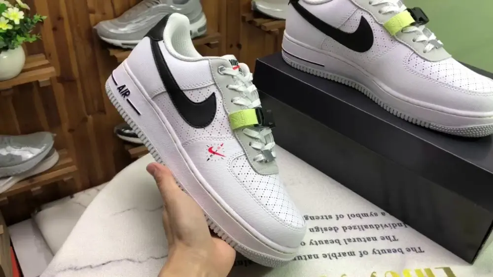 Alternative view of Giày Nike Air Force 1 LV8 GS ‘Swoosh Compass’ DC2532-100