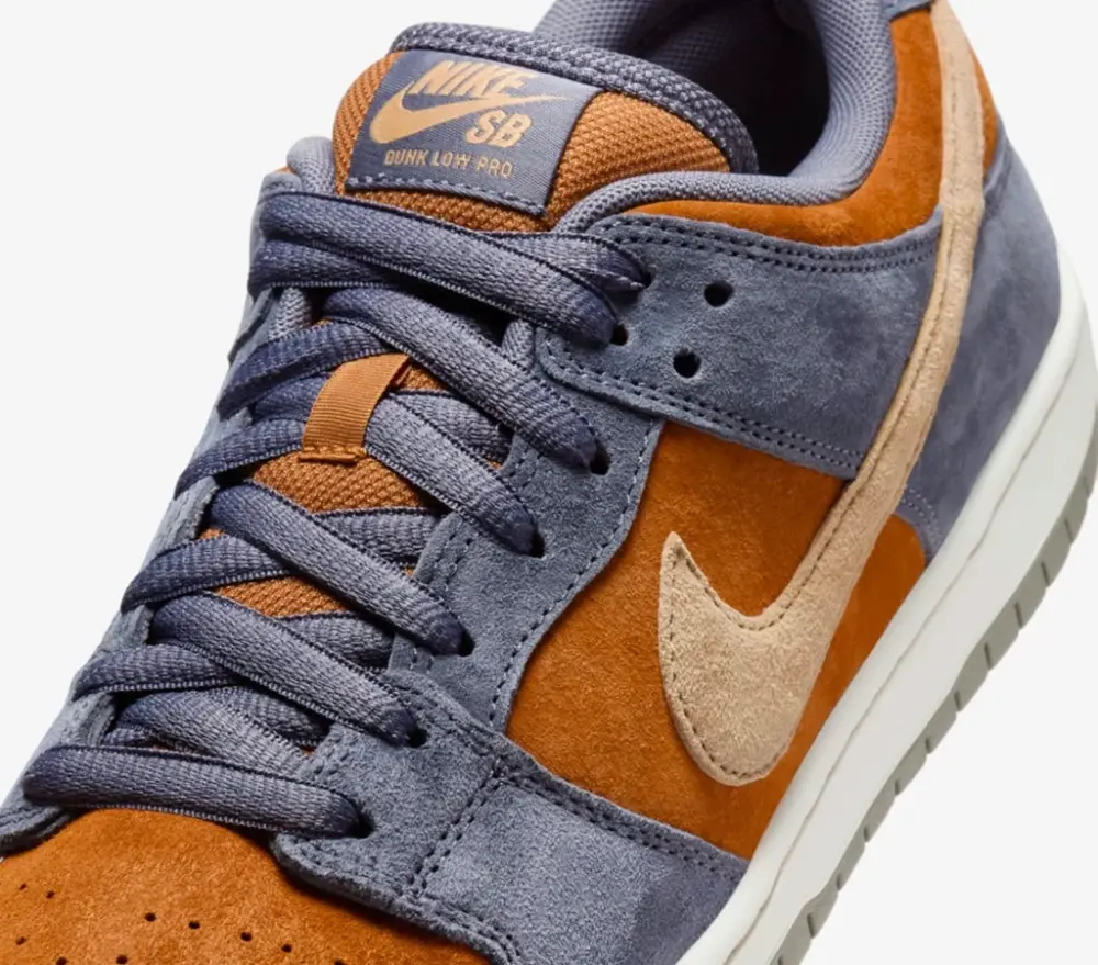 Alternative view of Giày Nike SB Dunk Low 'Light Carbon Monarch' HF3063-002
