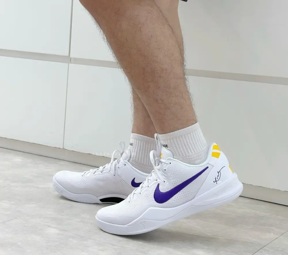 Alternative view of Giày Nike Kobe 8 Protro ‘Lakers Home’ HF9550-100