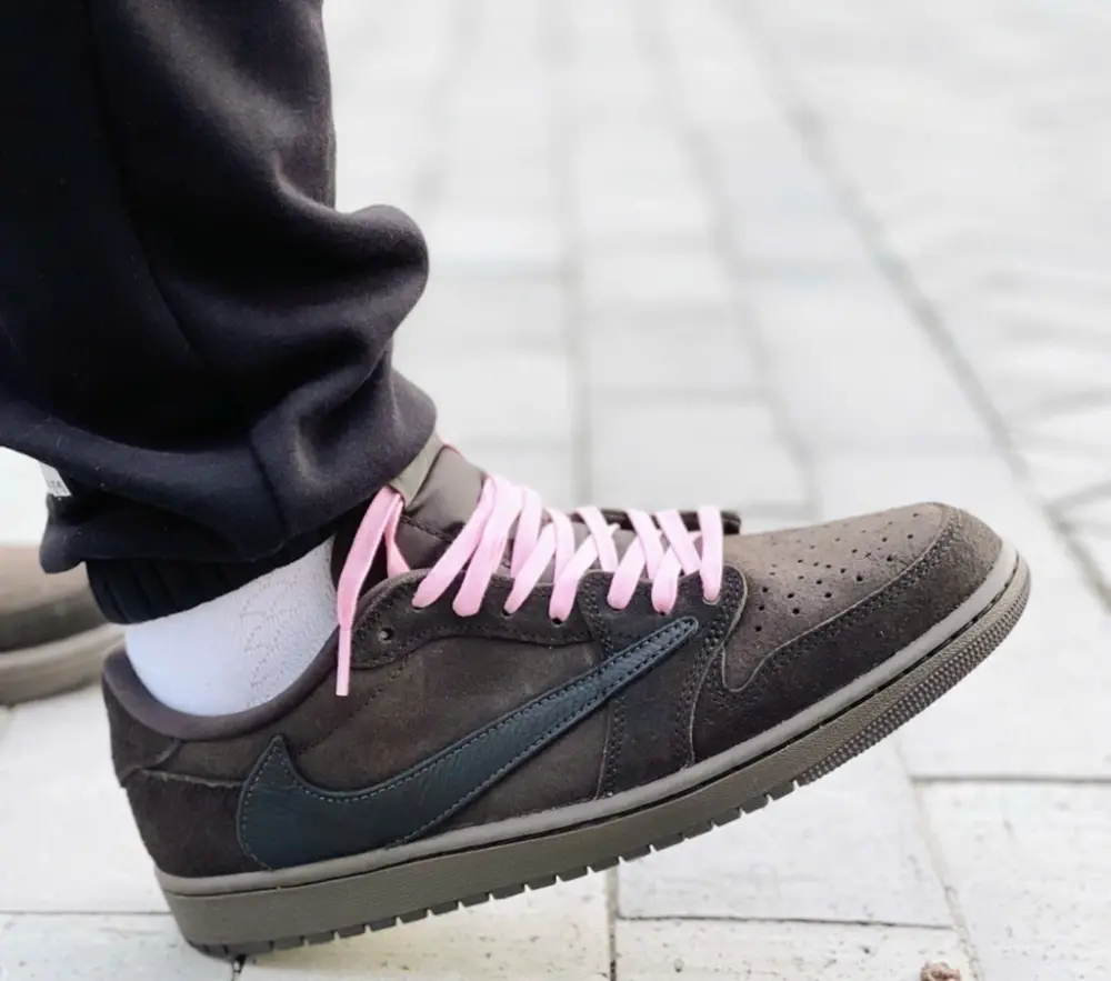 Alternative view of Giày Nike Travis Scott x Air Jordan 1 Retro ‘Brown’ DM7866-202