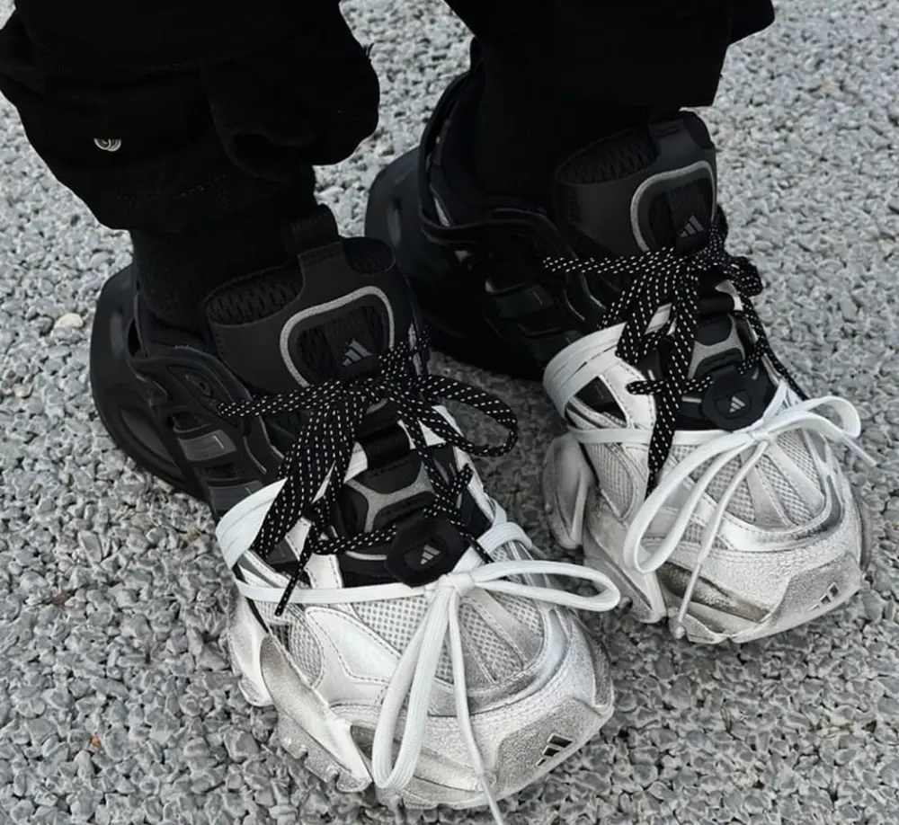 Alternative view of Giày adidas XLG Runner Deluxe 'White Black' JR0861