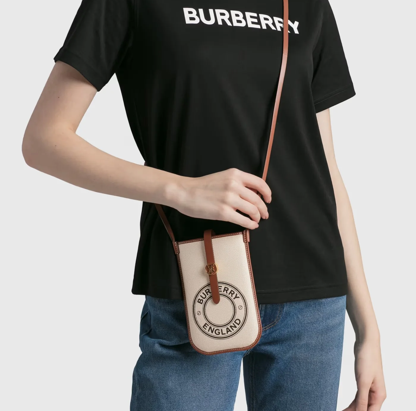 Túi Burberry Logo Graphic Canvas Phone Case ‘Beige’ 80266091 - Ảnh 2