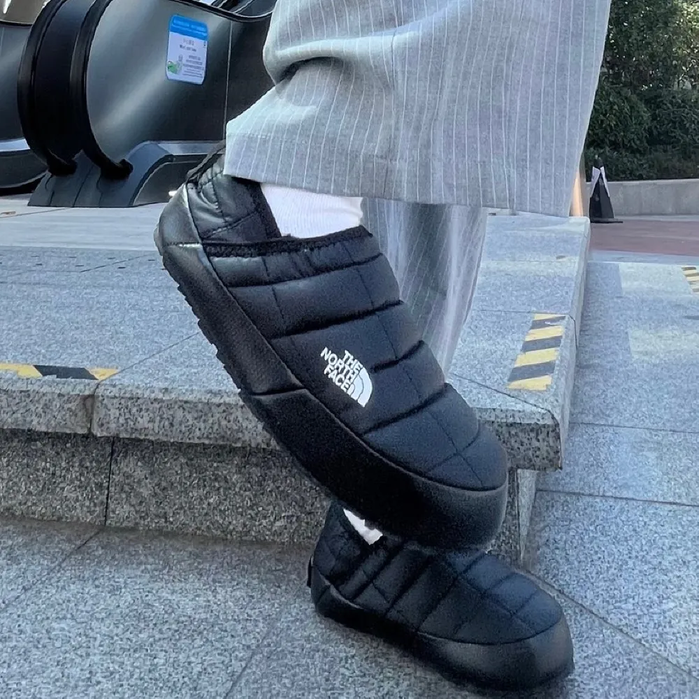 Giày The North Face Thermoball Traction Mule 5 ‘Black’ NF0A3UZN-KY4 - Ảnh 6