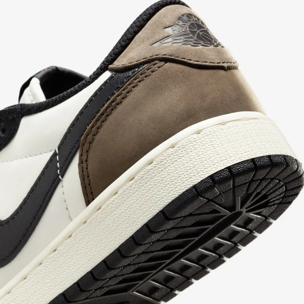 Alternative view of Giày Nike Jordan 1 Retro Low OG GS ‘Mocha’ CZ0858-102