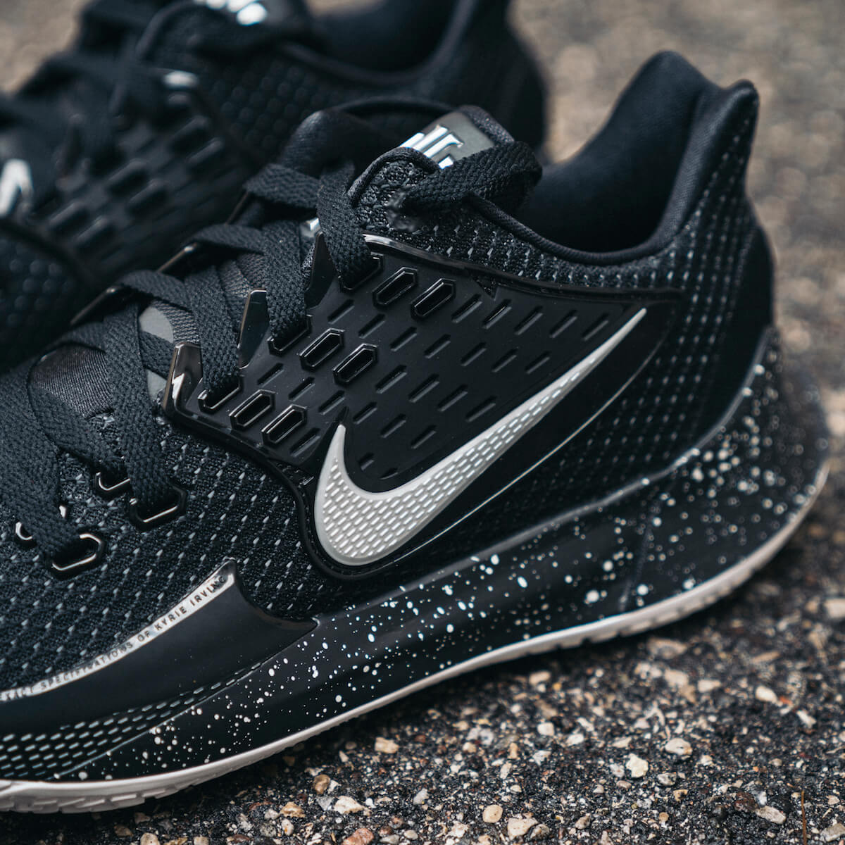 Giày Nike Kyrie Low 2 ‘Black Metallic Silver’ AV6337-003 - Ảnh 3