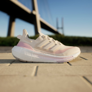 Alternative view of Giày Adidas Ultraboost Light ‘Chalk White’ IE5839