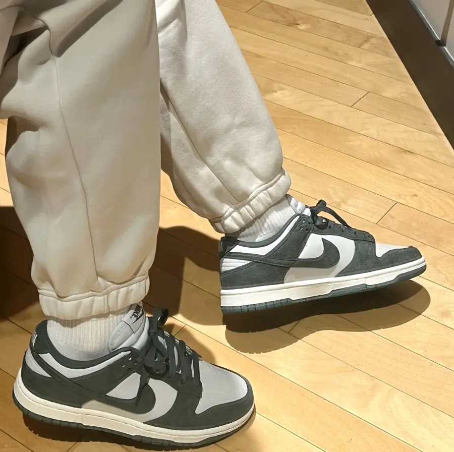 Giày Nike Wmns Dunk Low ‘Vintage Green’ HJ7673-002 - Ảnh 3