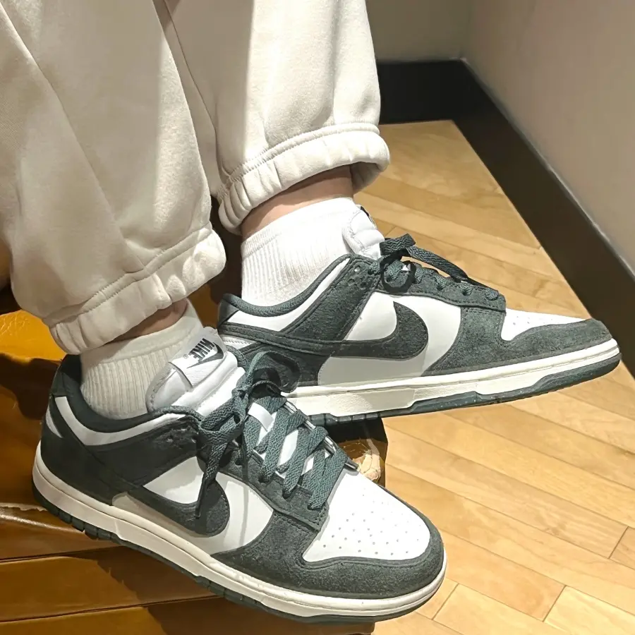 Giày Nike Wmns Dunk Low ‘Vintage Green’ HJ7673-002 - Ảnh 4