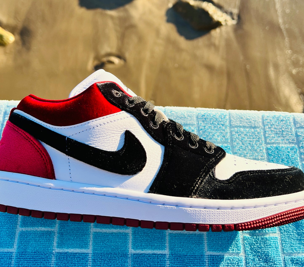 Alternative view of Giày Nike Air Jordan 1 Low SE ‘Velvet Black Toe’ FZ3242-001