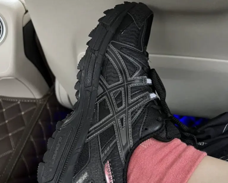 Alternative view of Giày Asics Gel-Kahana 8 ‘Black’ 1012A978-002
