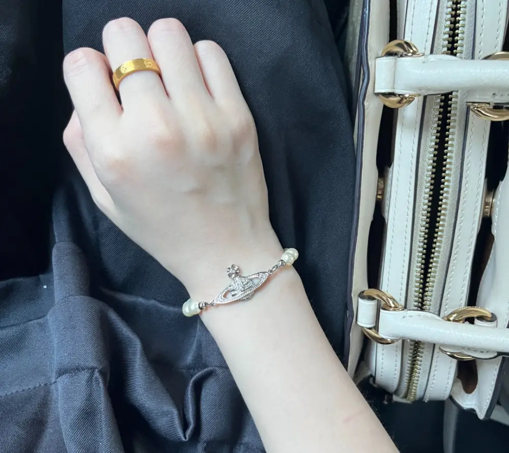 Alternative view of Vòng Tay Vivienne Westwood Relief Pearl ‘Silver’ 6103000102P131P131
