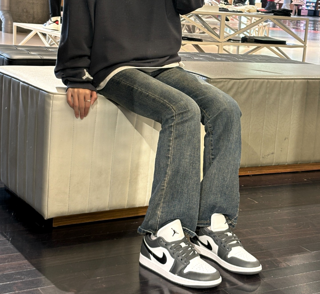Alternative view of Giày Nike Air Jordan 1 Low GS ‘Iron Grey’ 553560-152