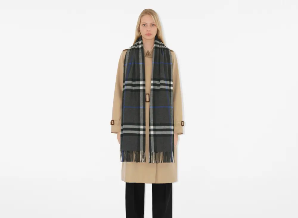 Alternative view of Khăn Burberry Wide Check Cashmere Scarf 'Dark Charcoal' 80952081