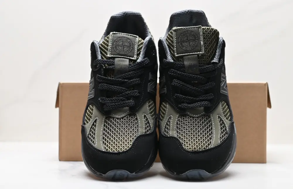 Alternative view of Giày  Stone Island × New Balance 991V2 "Black" M991SD2