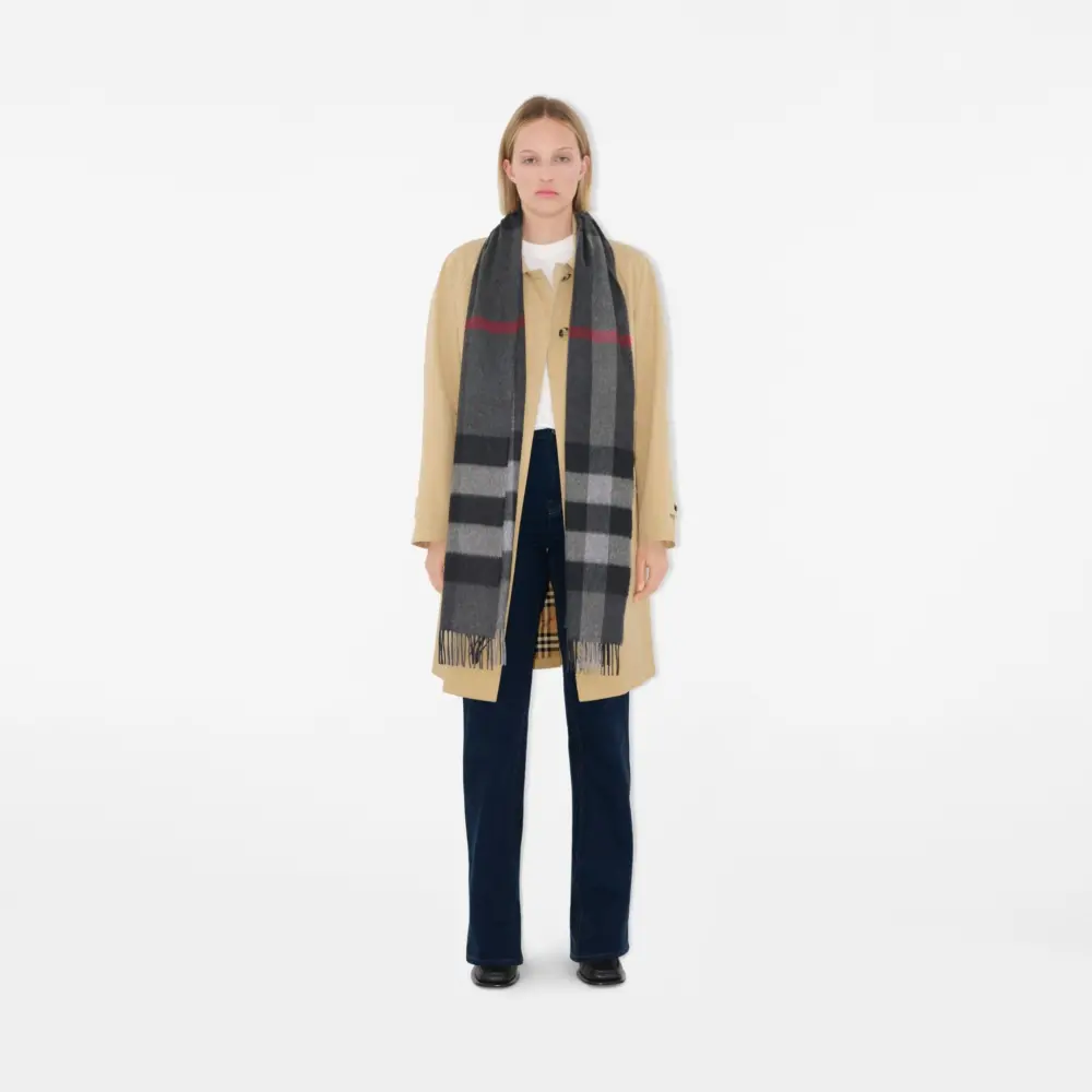 Alternative view of Khăn Burberry Check Cashmere Scarf 'Charcoal' 80155511