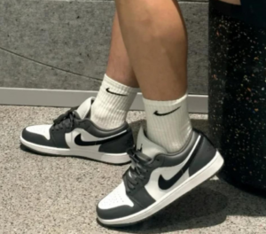 Alternative view of Giày Nike Air Jordan 1 Low 'Iron Grey' 553558-152