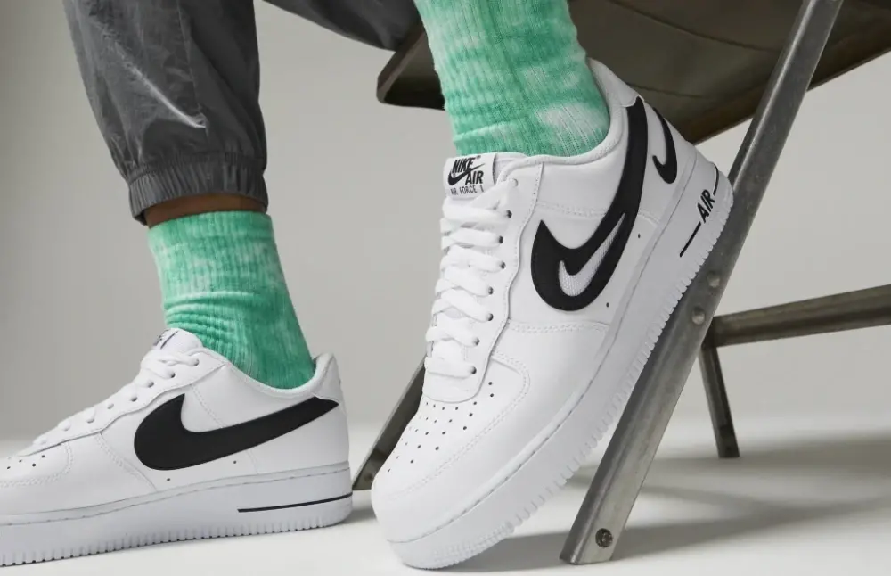 Alternative view of Giày Nike Air Force 1 Low GS ‘Swoosh White Black’ DR7889-100