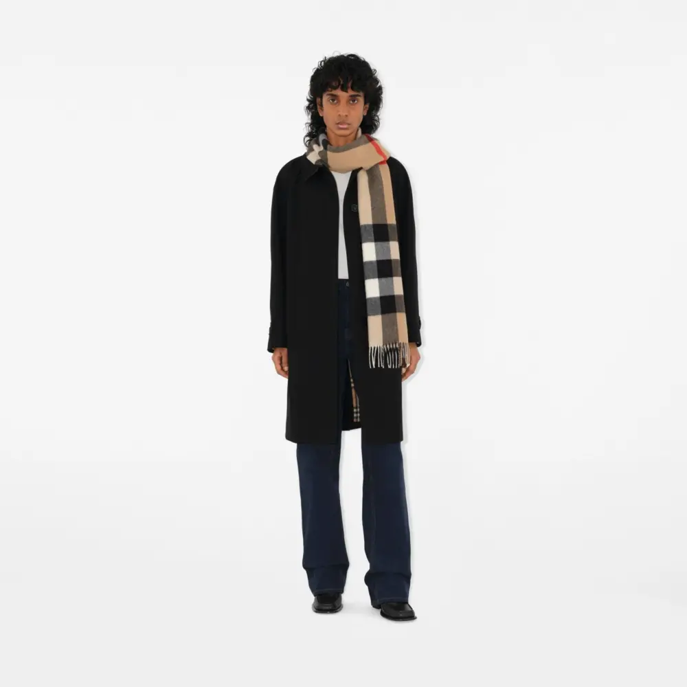 Alternative view of Khăn Burberry Check Cashmere Scarf 'Beige' 80568511