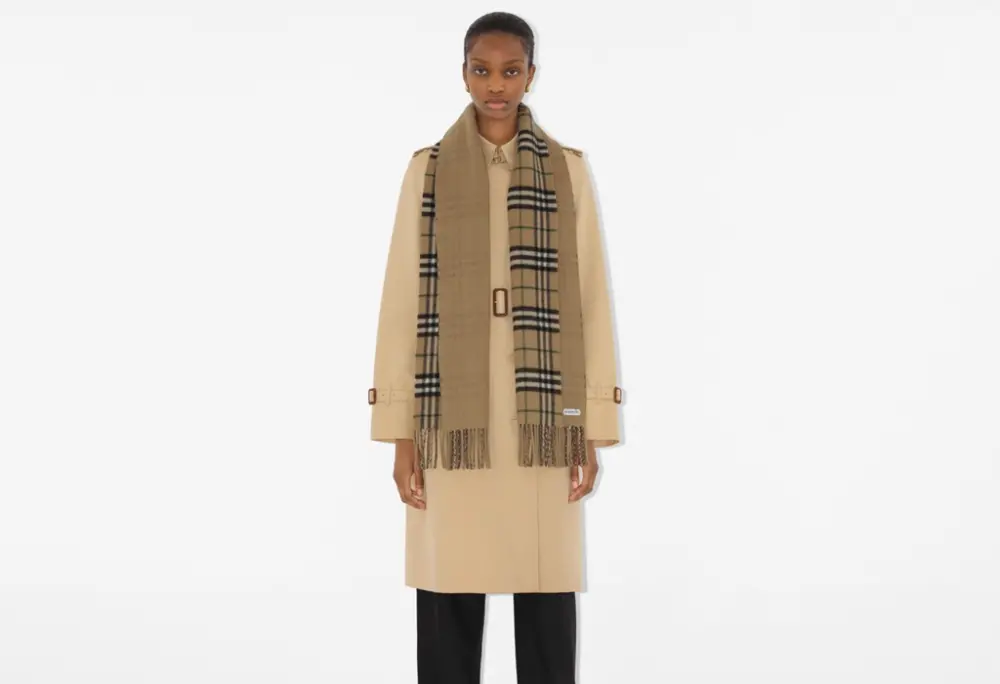 Alternative view of Khăn Burberry Reversible Check Cashmere Scarf 'Linden' 80909101