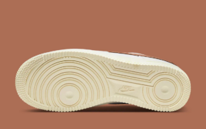 Alternative view of iày Nike Air Force 1 ‘Coconut’ DJ9943-101