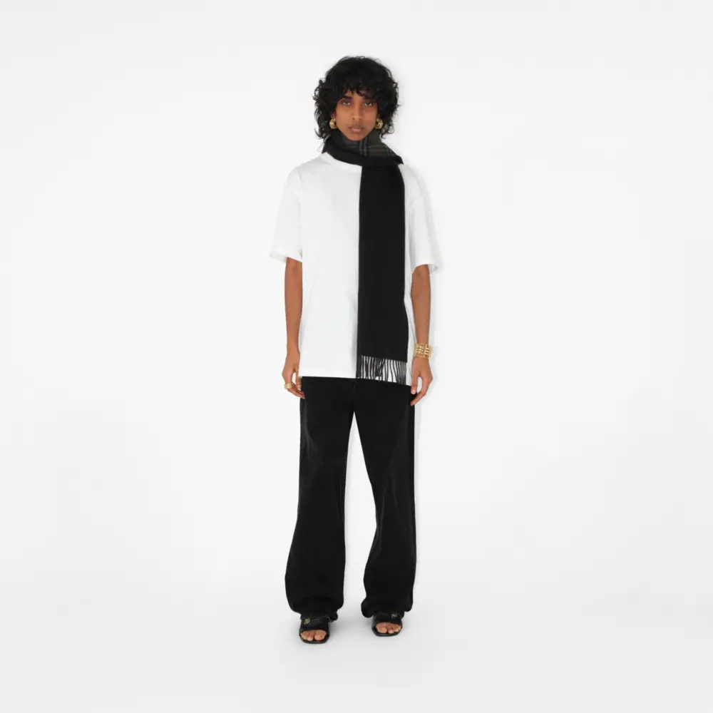Alternative view of Khăn Burberry Reversible Check Cashmere Scarf 'Charcoal' 80746751