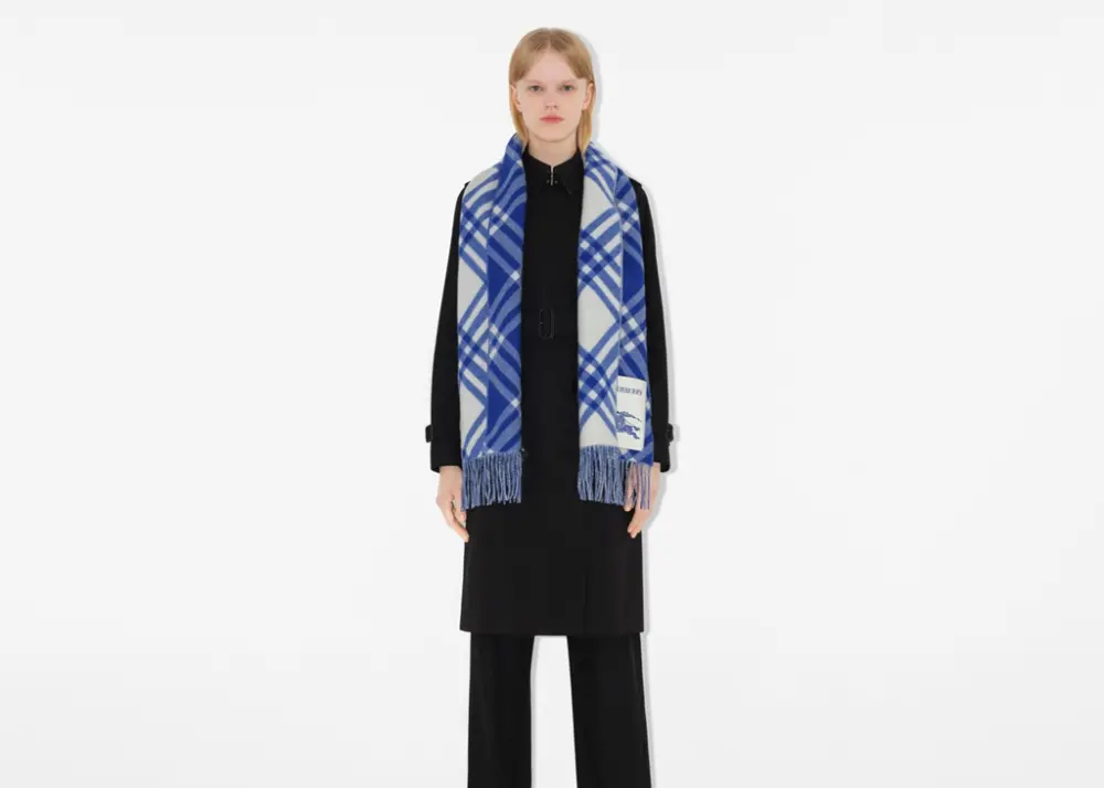 Alternative view of Khăn Burberry Check Cashmere Scarf 'Knight' 80997101
