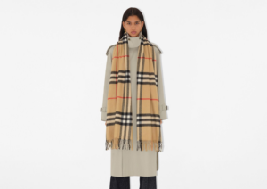 Alternative view of Khăn Burberry Wide Check Cashmere Scarf 'Beige' 80767951