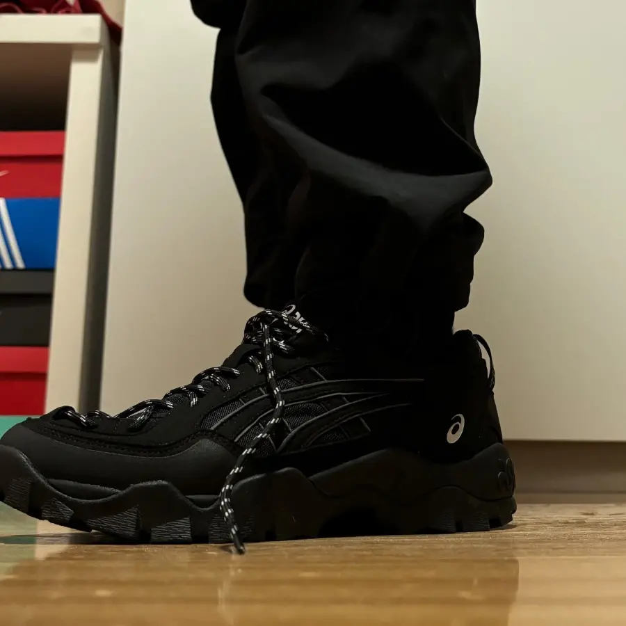 Alternative view of Giày Asics Gel Pickax ‘Black’ 1203A746-001