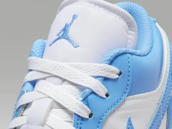 Giày Nike Air Jordan 1 Low SE GS ‘Legend Blue Patent’ FZ3929-114 - Ảnh 4