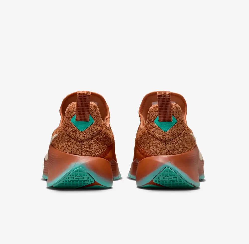 Alternative view of Giày Nike LeBron TR 1 ‘Better With Age’ FJ6151-200