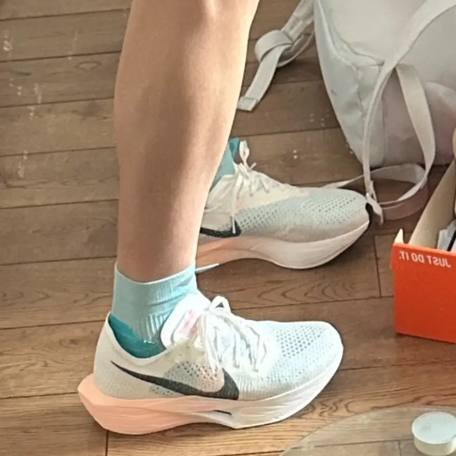 Alternative view of Giày Nike ZoomX VaporFly Next% 3 ‘Sail Crimson’ DV4129-103