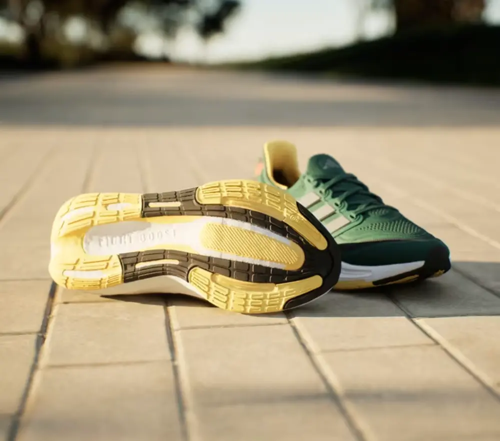 Alternative view of Giày adidas Ultraboost Light 'Collegiate Green' IE5831