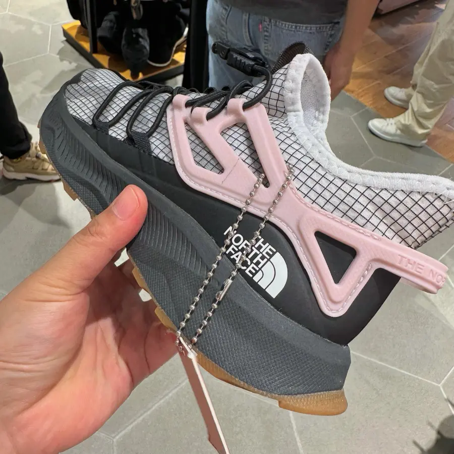 Alternative view of Giày The North Face Oxeye Tech ‘White Pink’ NF0A7W4U-LA9