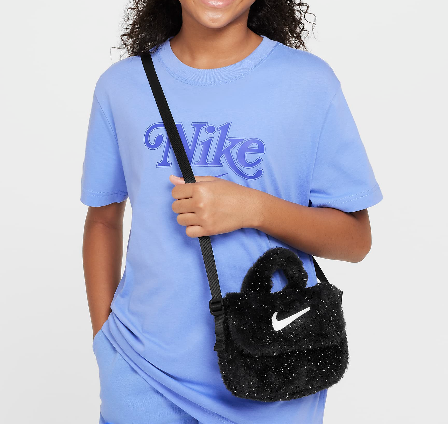 Túi Nike Older Faux Fur Crossbody Bag ‘Black’ FZ1329-010 - Ảnh 2