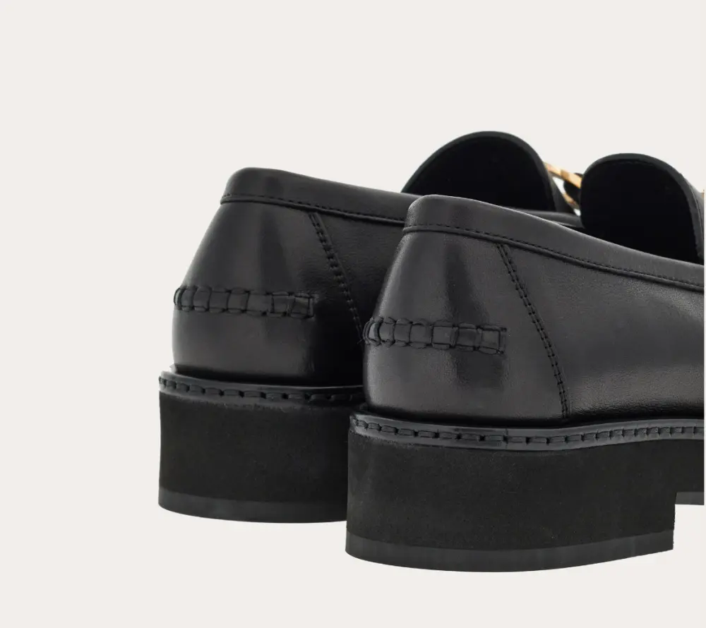 Giày Salvatore Ferragamo Moccasin Gancini Ornament ‘Black’ 01H682-769287 - Ảnh 4
