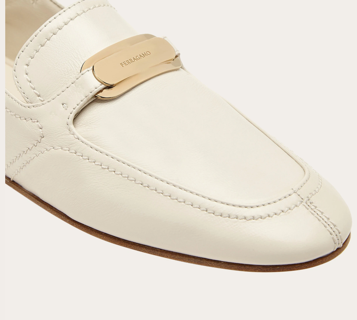 Alternative view of Giày Salvatore Ferragamo New Vara Buckle Loafer ‘Mascarpone’ 01H932-773087