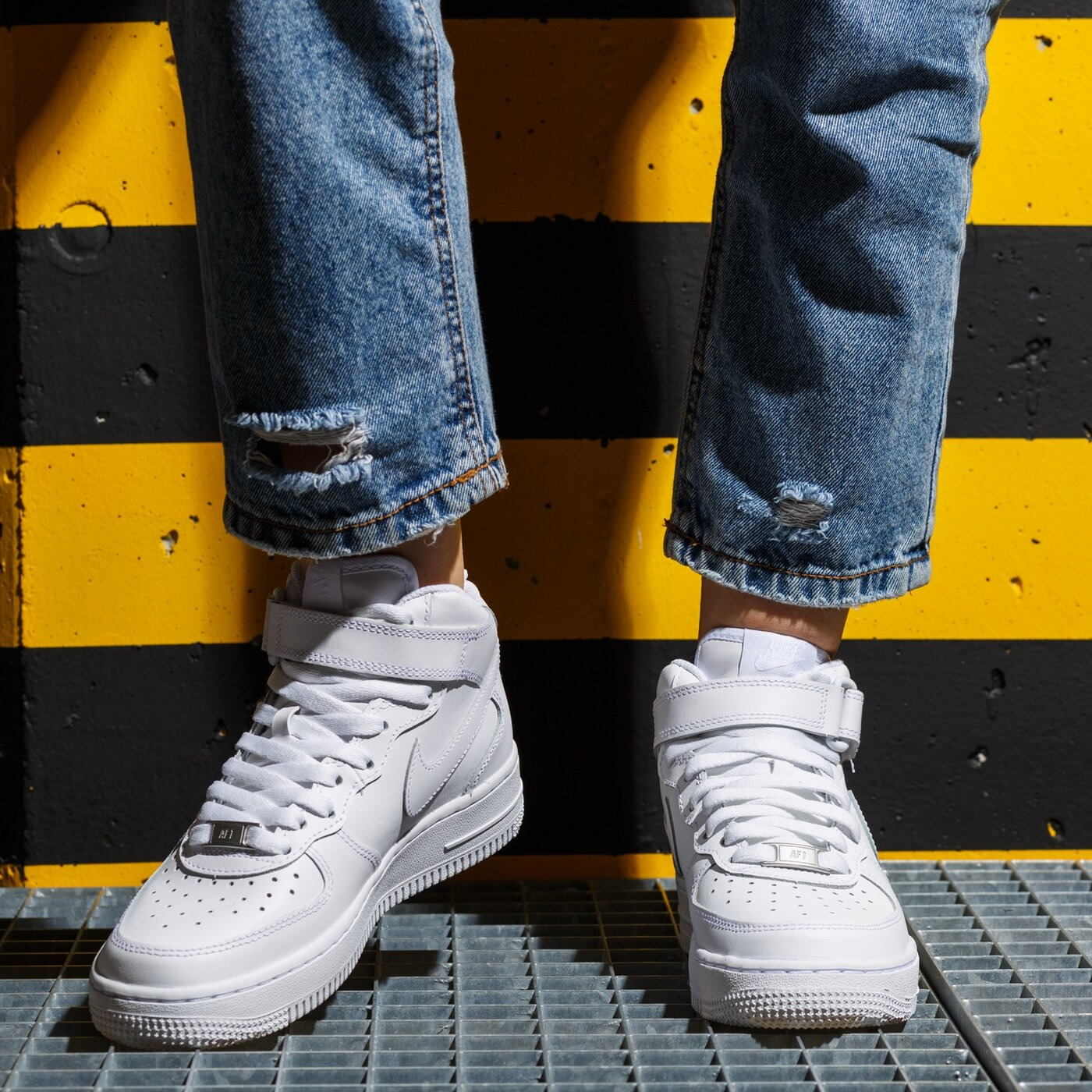 Giày Nike Air Force 1 Mid LE ‘Triple White’ DH2933-111 - Ảnh 3